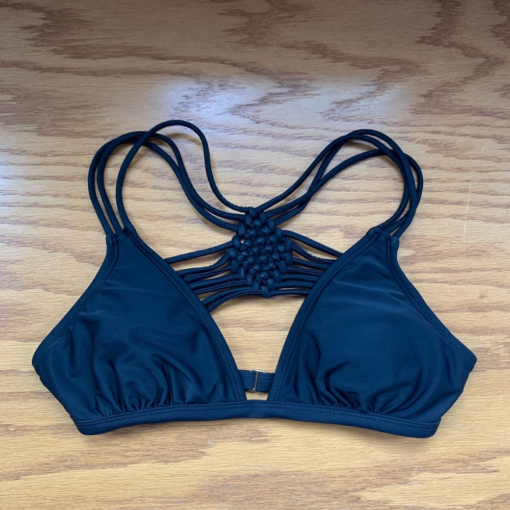 BLACK SWIMSUIT TOP